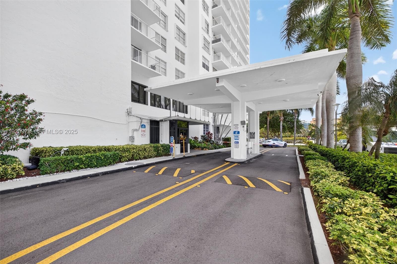 2851 NE 183rd St # 216E, Aventura FL 33160 — 28
