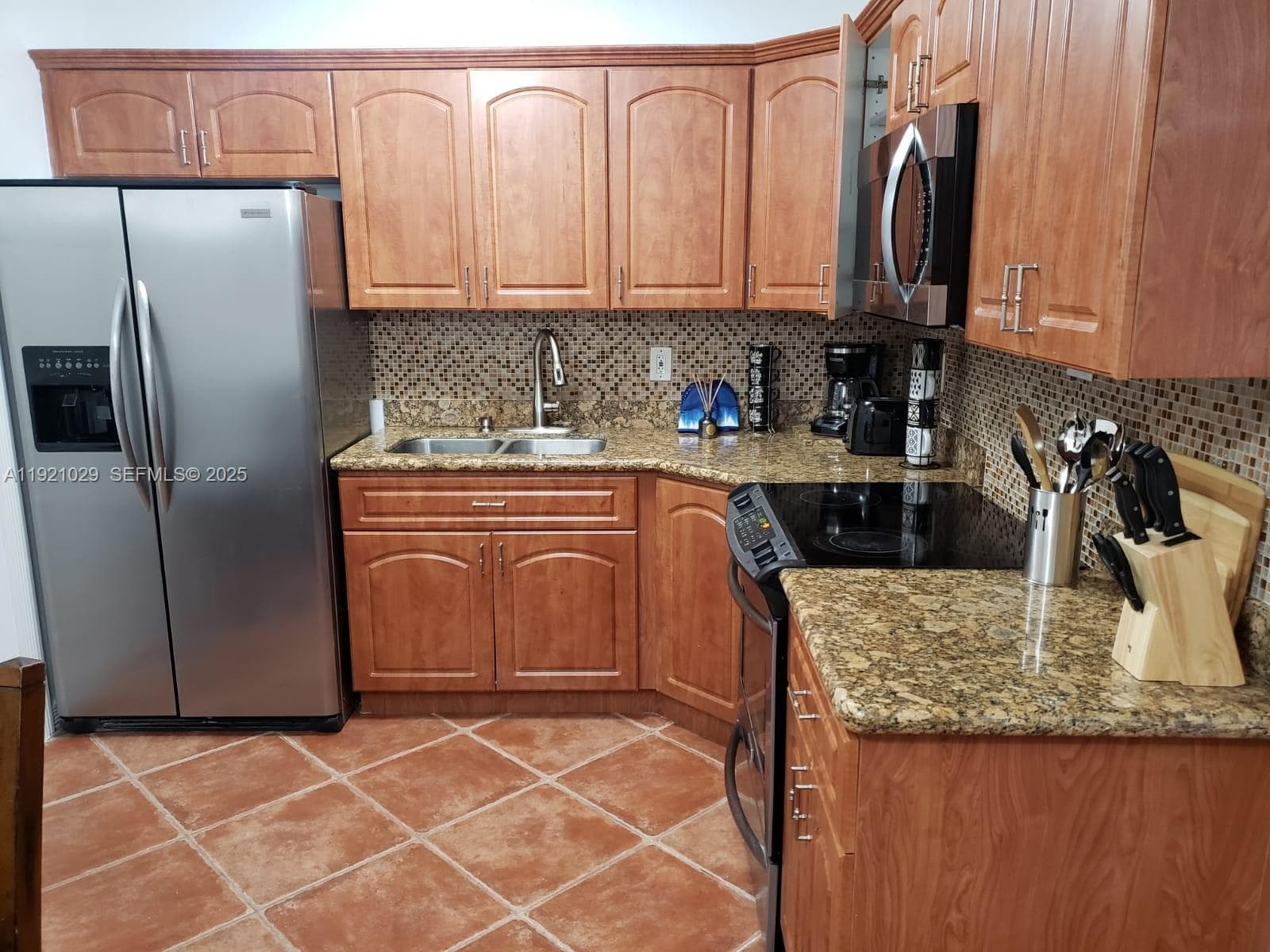 635 SW 64th Ct, Miami FL 33144 — 2