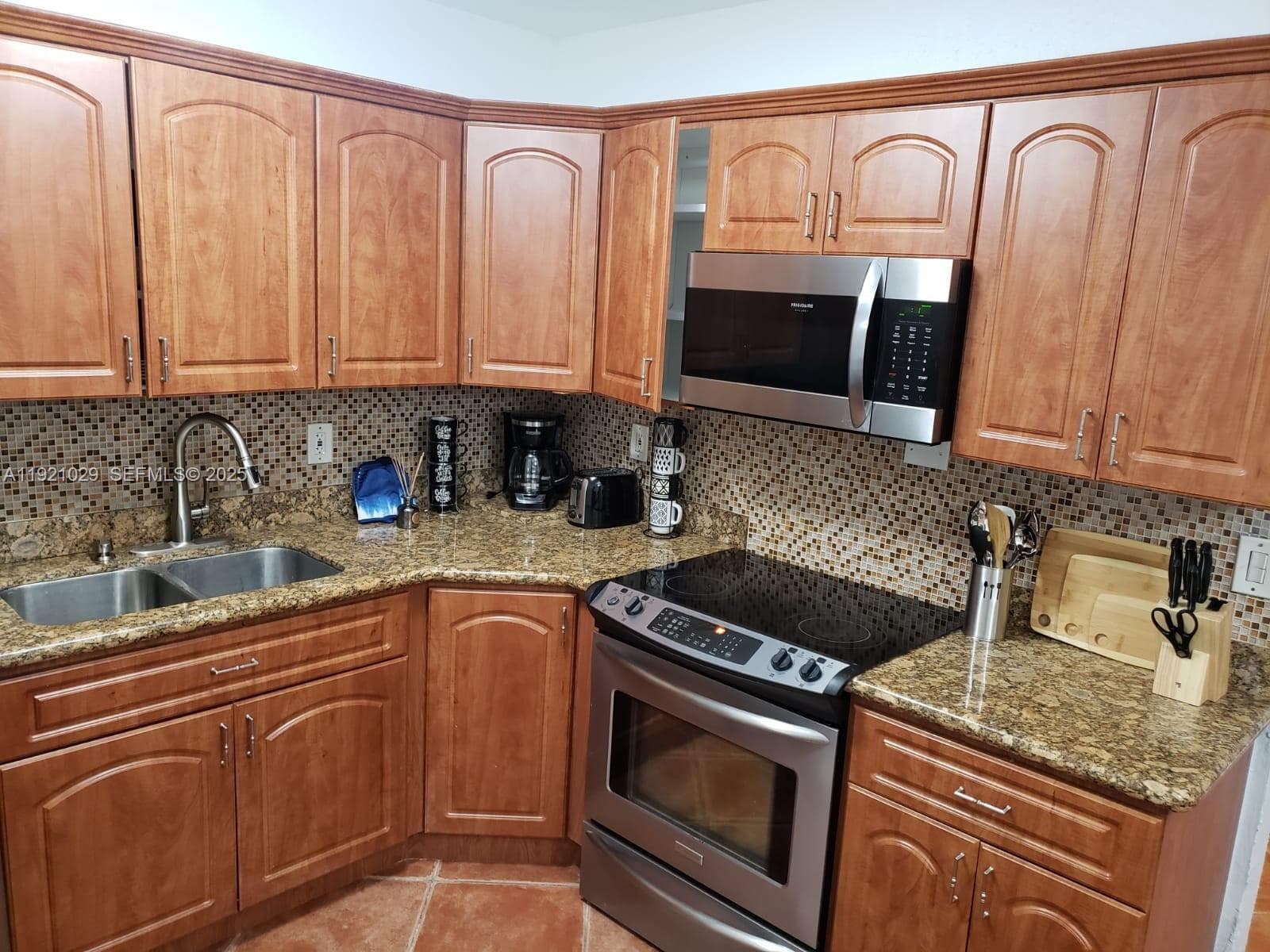 635 SW 64th Ct, Miami FL 33144 — 17