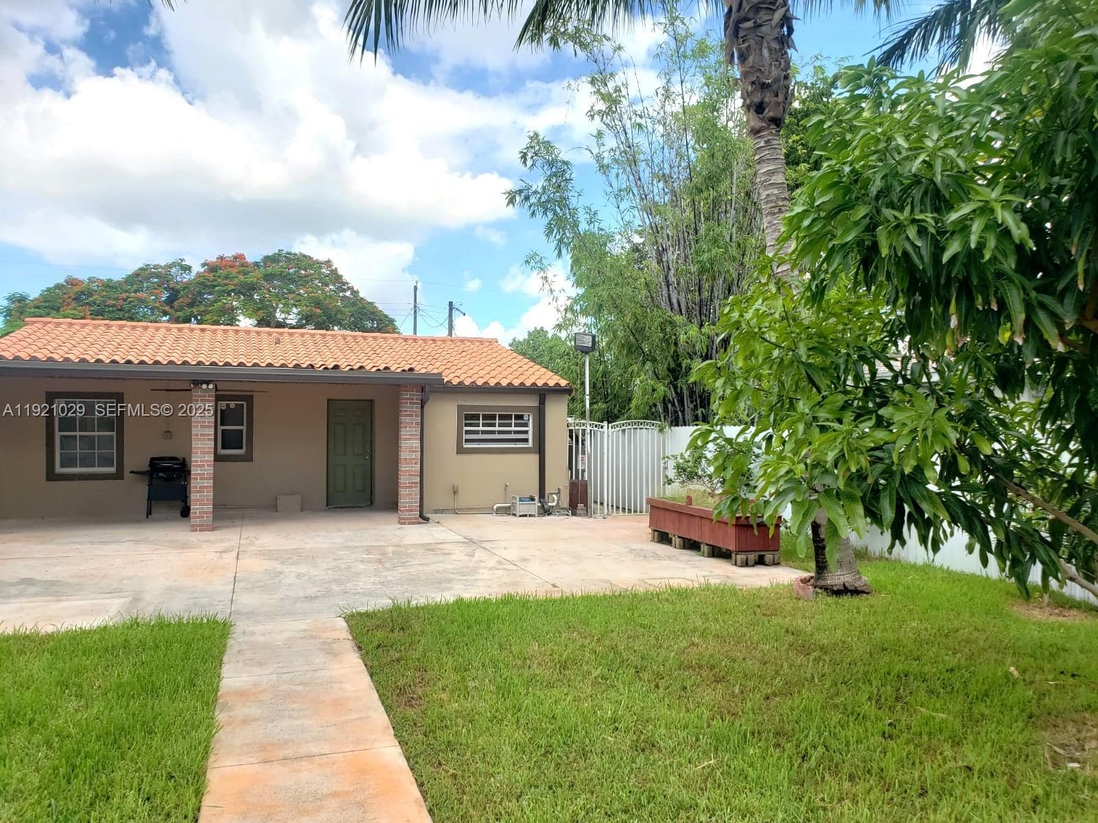 635 SW 64th Ct, Miami FL 33144 — 32