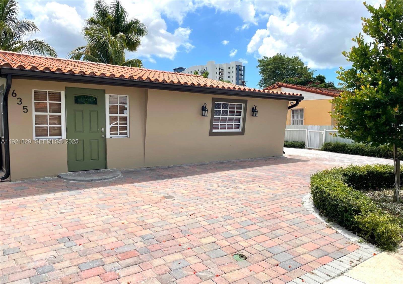 635 SW 64th Ct, Miami FL 33144 — 1