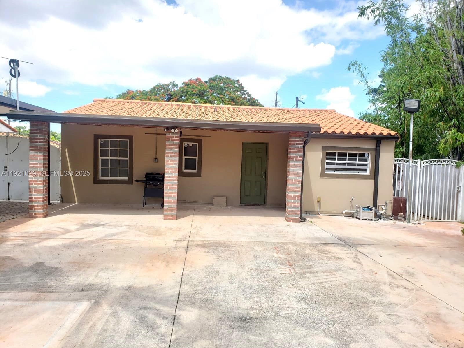 635 SW 64th Ct, Miami FL 33144 — 33