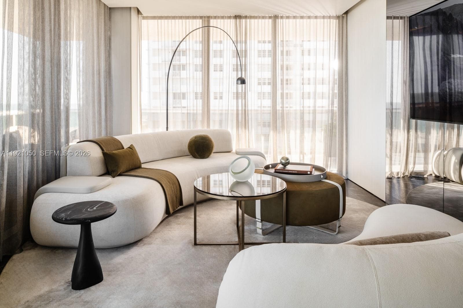 5875 Collins Ave # 902, Miami Beach FL 33140 — 5