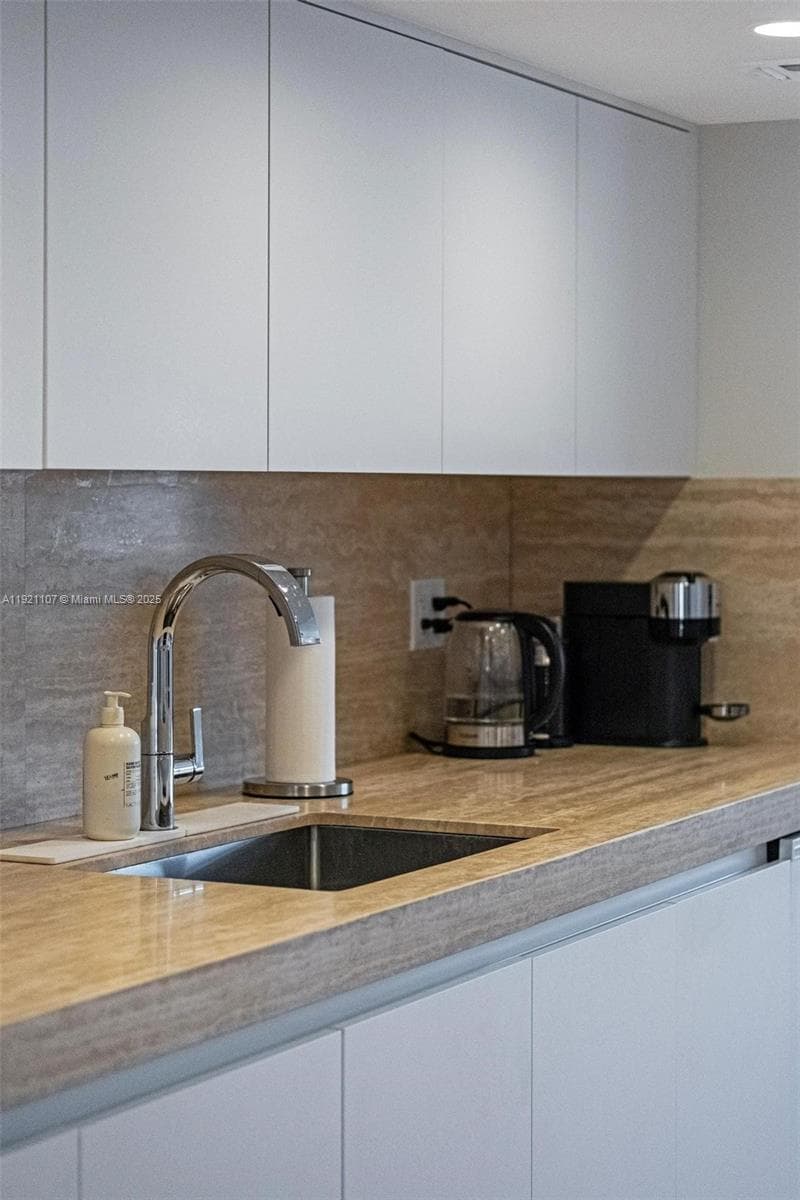 1881 Washington Ave # 14F, Miami Beach FL 33139 — 12