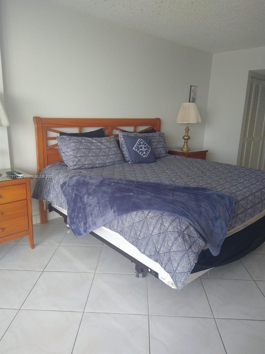 9341 SE Collins Ave # 303, Surfside FL 33154 — 2