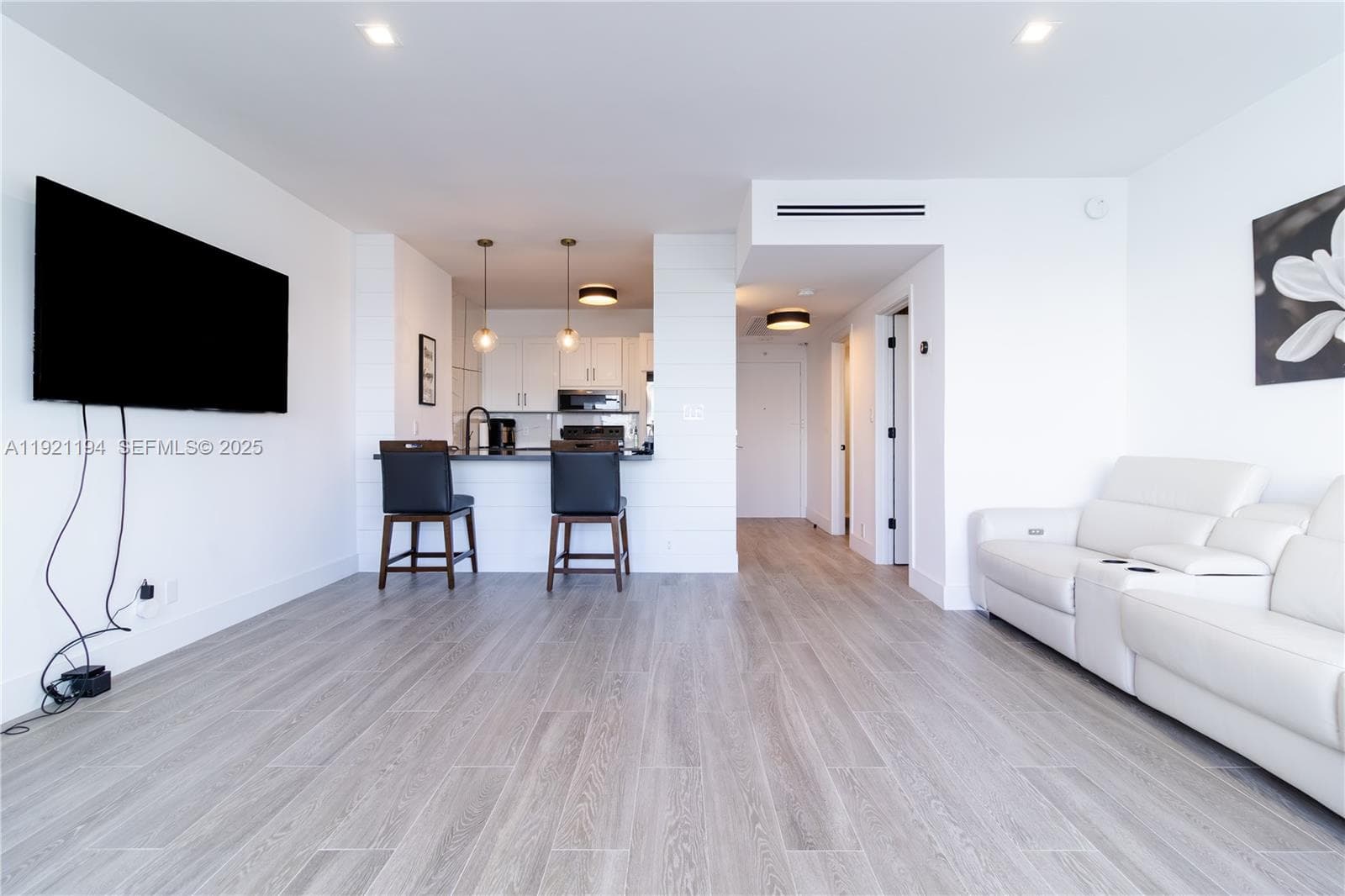 20 E Island Ave # 1415, Miami Beach FL 33139 — 16