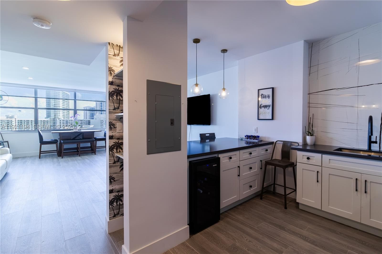 20 E Island Ave # 1415, Miami Beach FL 33139 — 20