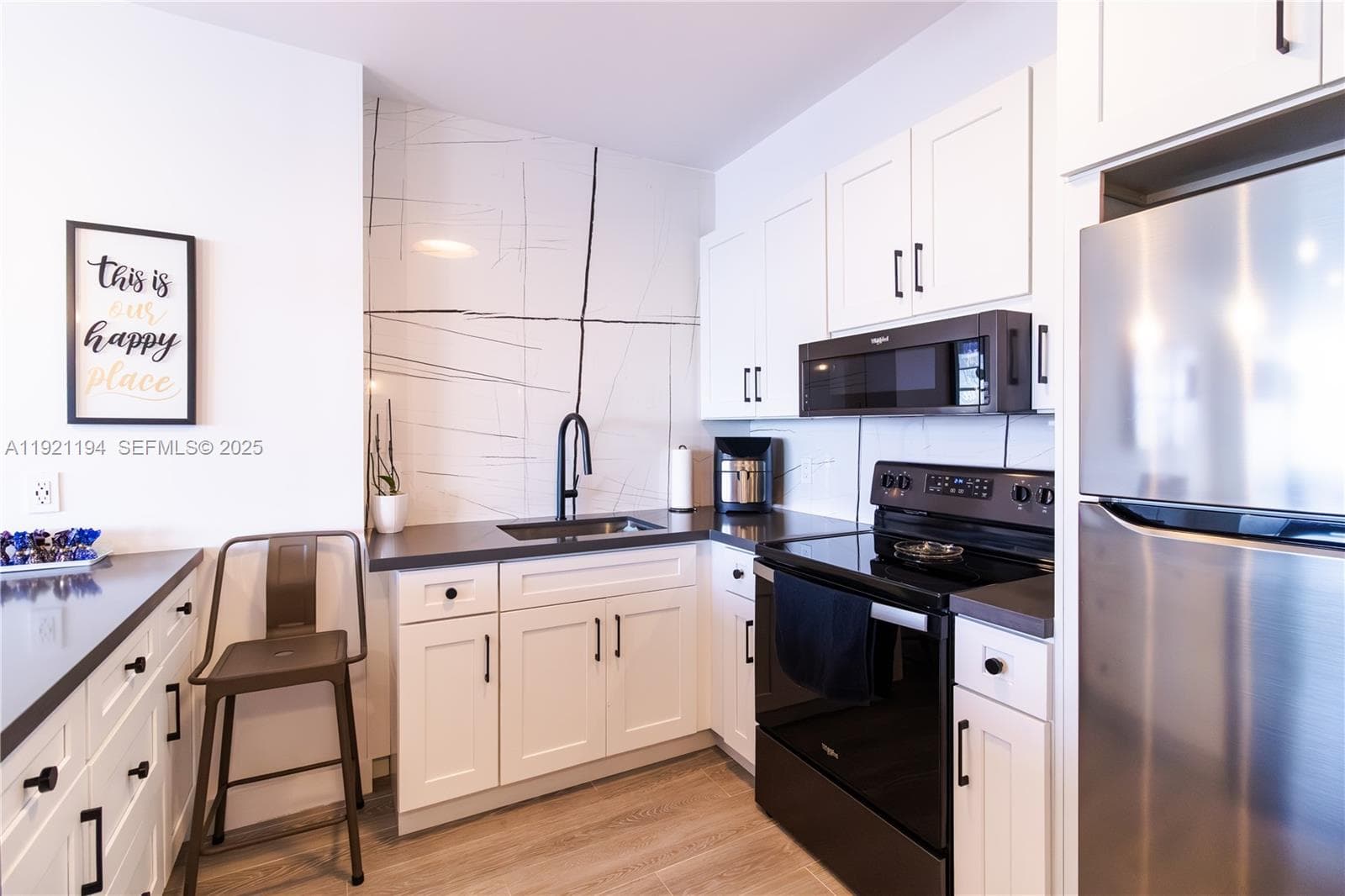 20 E Island Ave # 1415, Miami Beach FL 33139 — 18