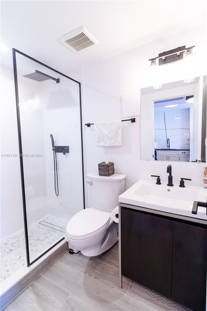 20 E Island Ave # 1415, Miami Beach FL 33139 — 21
