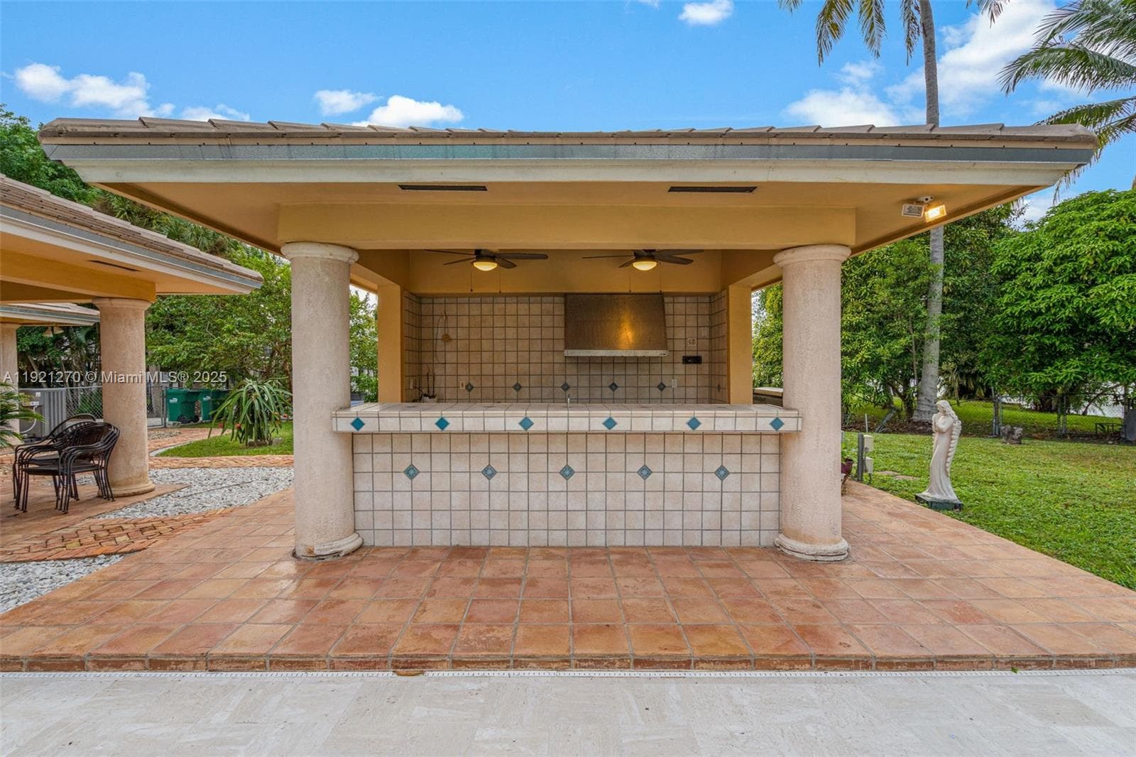 7225 Gleneagle Dr, Miami Lakes FL 33014 — 76