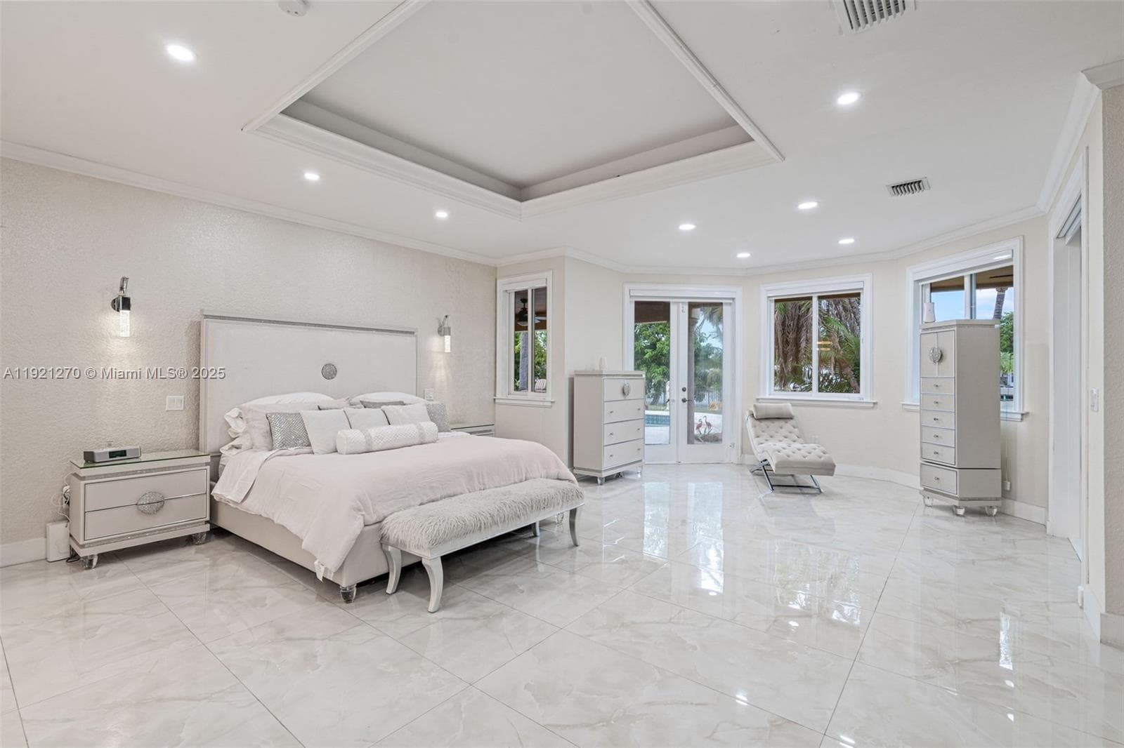 7225 Gleneagle Dr, Miami Lakes FL 33014 — 26