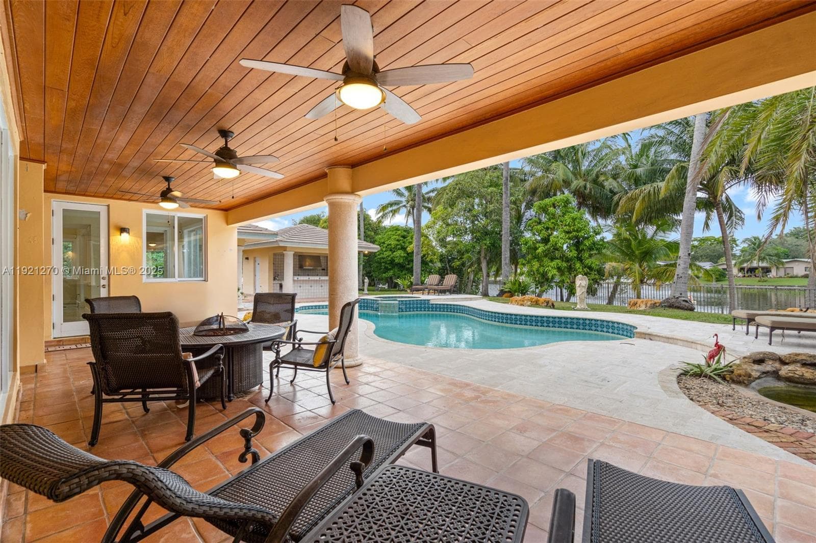 7225 Gleneagle Dr, Miami Lakes FL 33014 — 66