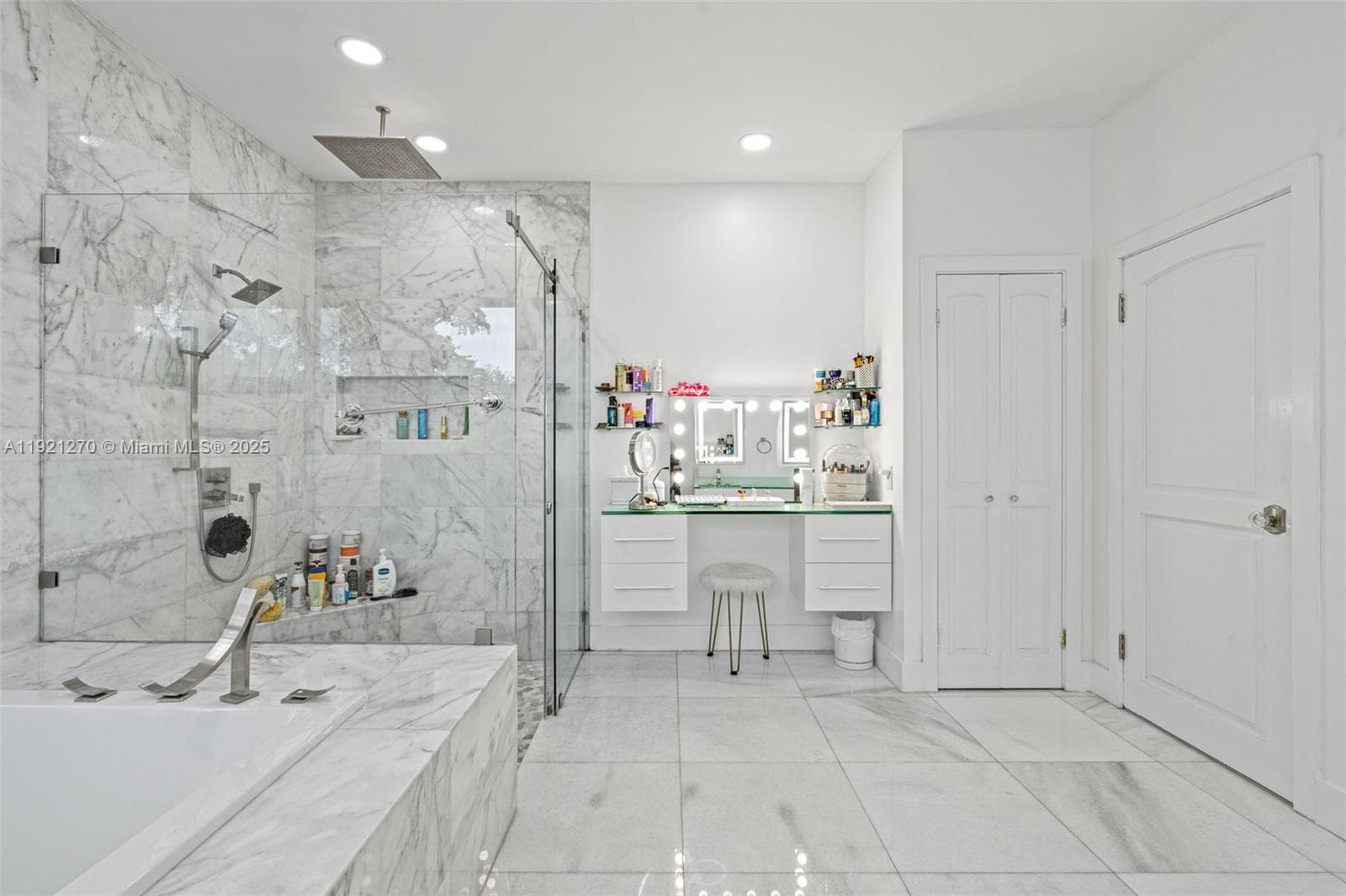 7225 Gleneagle Dr, Miami Lakes FL 33014 — 32