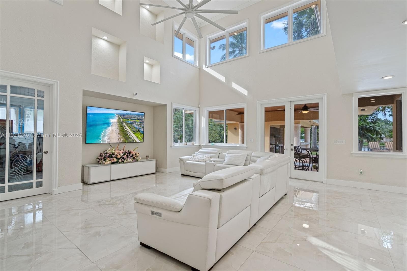 7225 Gleneagle Dr, Miami Lakes FL 33014 — 14