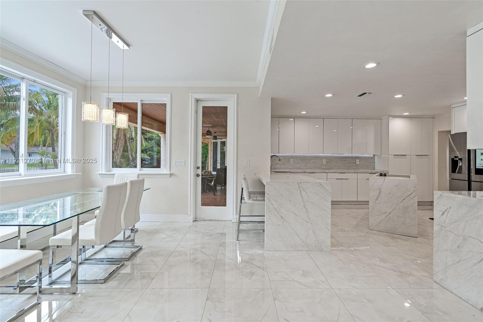 7225 Gleneagle Dr, Miami Lakes FL 33014 — 18