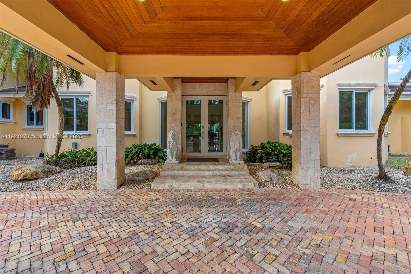 7225 Gleneagle Dr, Miami Lakes FL 33014 — 4