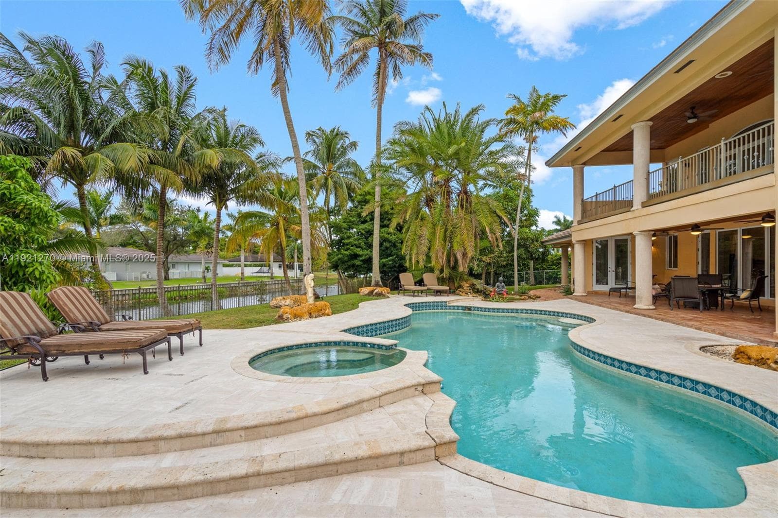 7225 Gleneagle Dr, Miami Lakes FL 33014 — 70