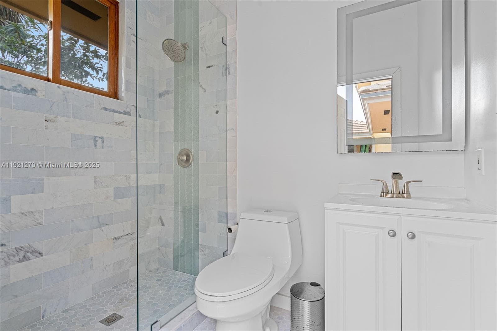 7225 Gleneagle Dr, Miami Lakes FL 33014 — 78