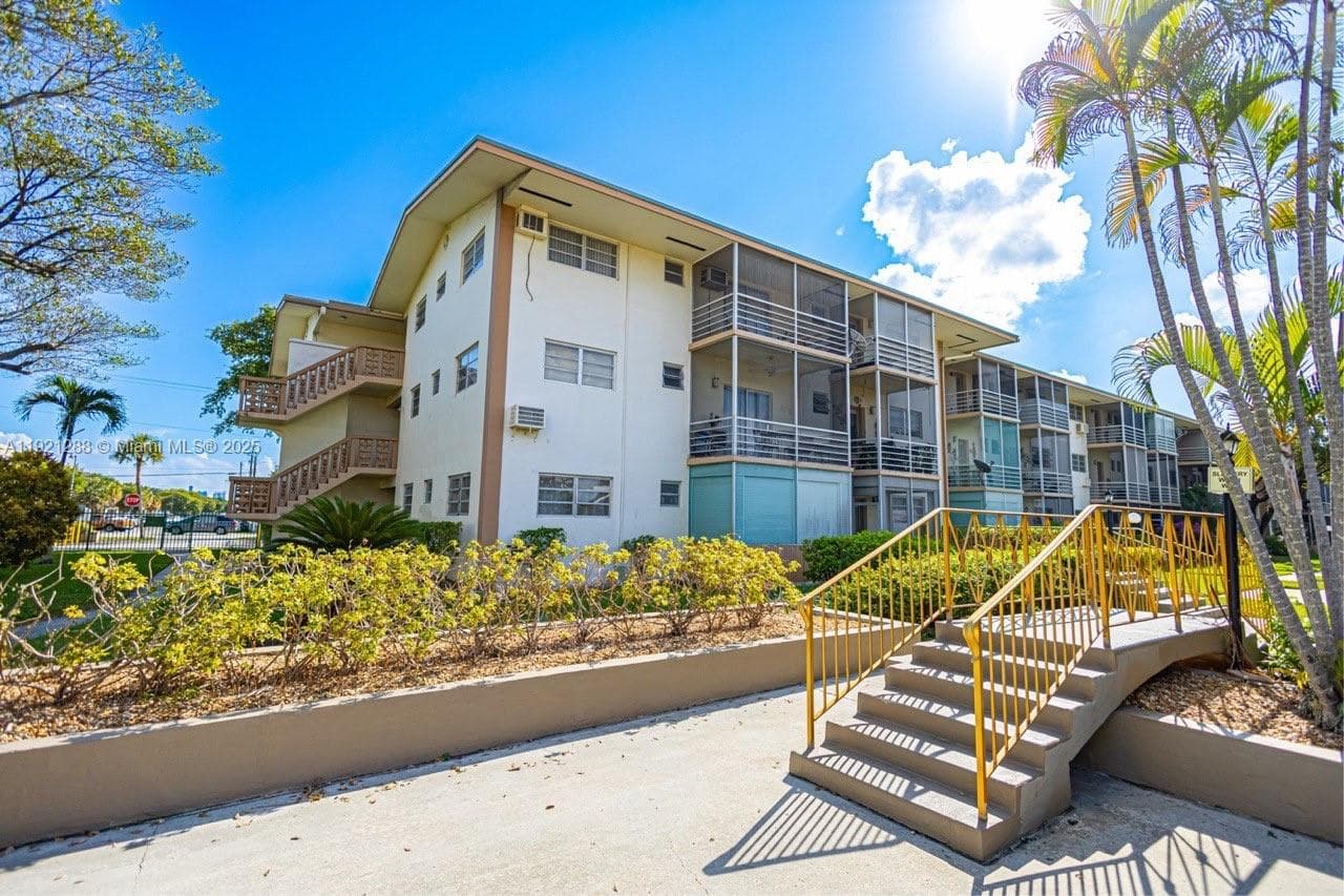 16790 NE 14th Ave # 215, Miami FL 33162 — 27