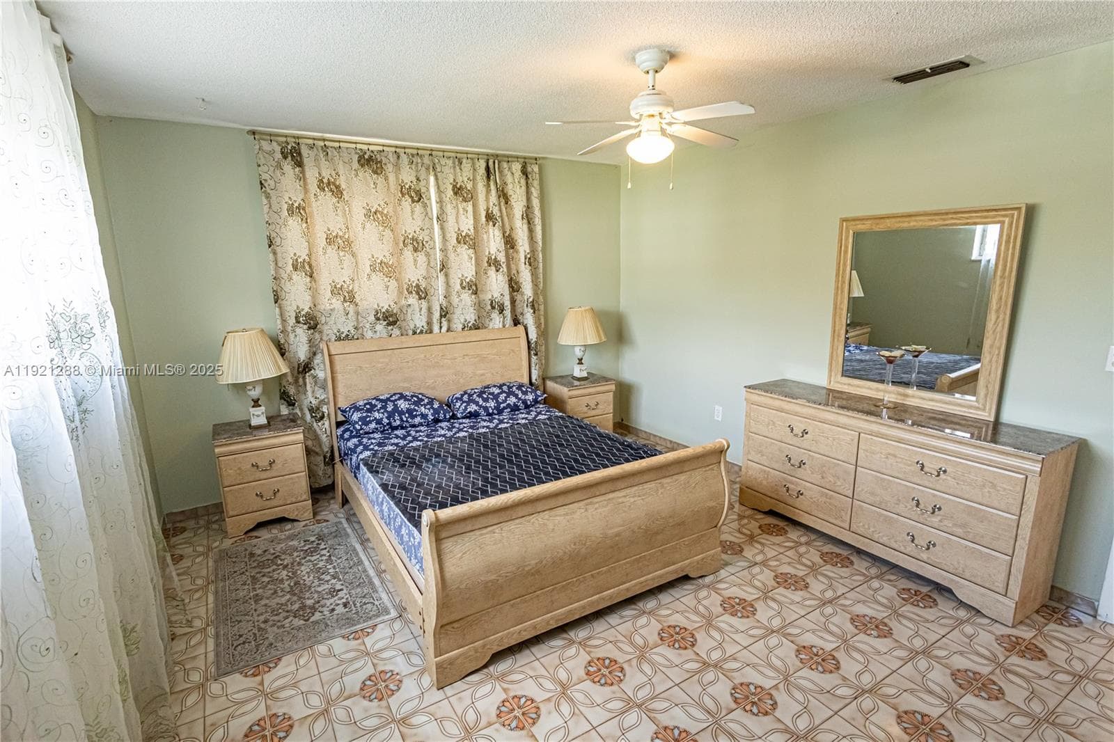 16790 NE 14th Ave # 215, Miami FL 33162 — 4