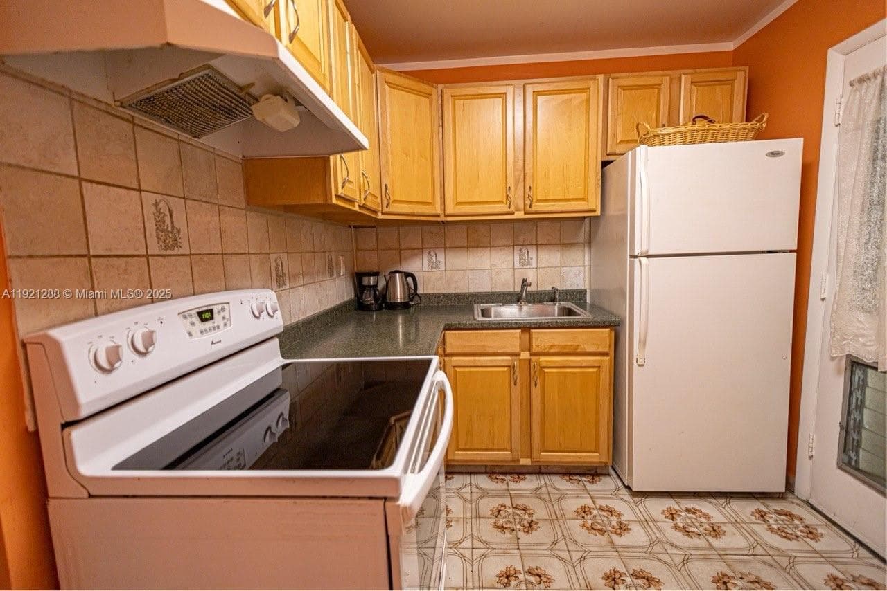 16790 NE 14th Ave # 215, Miami FL 33162 — 21