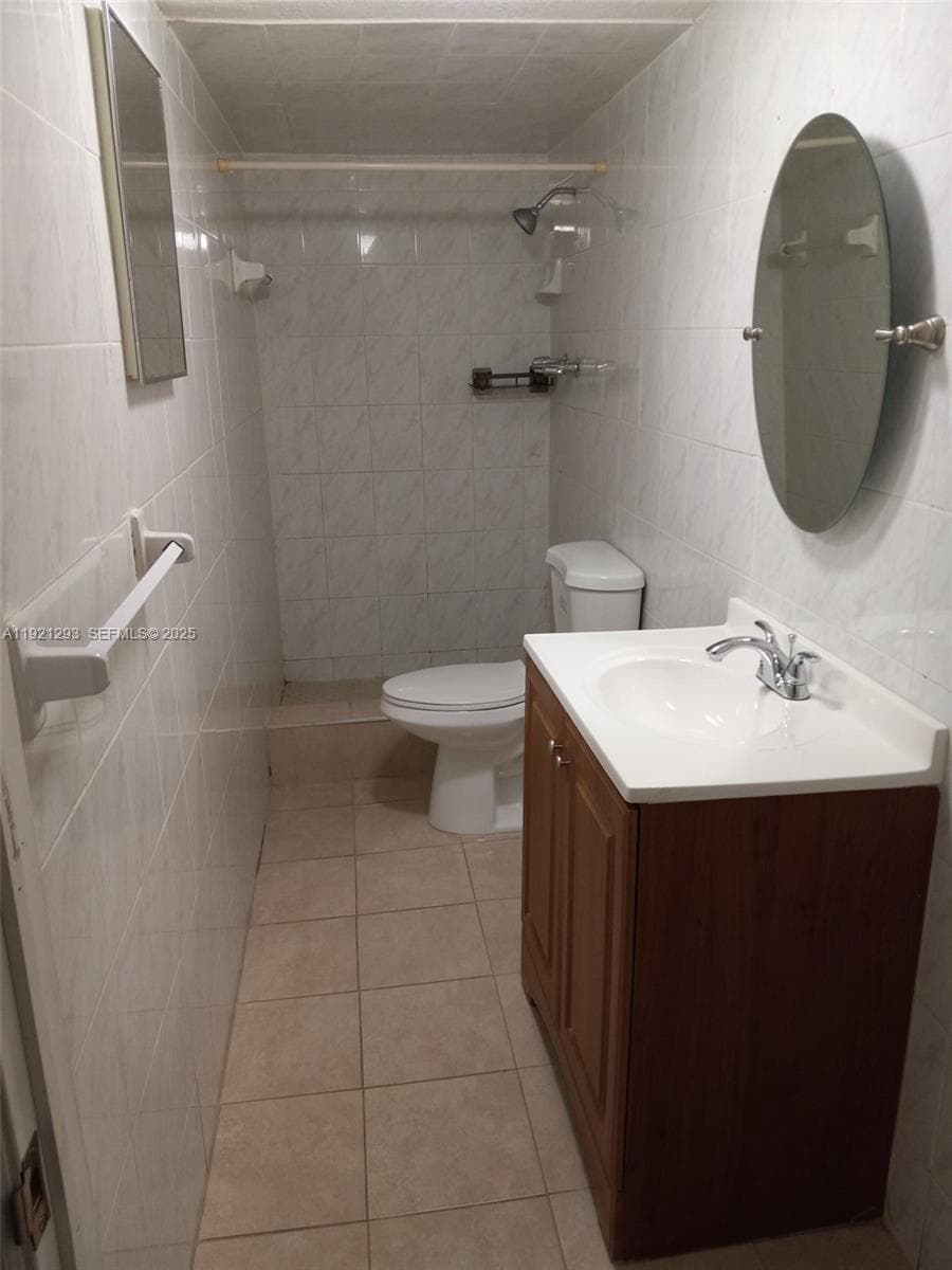 3041 NW 95th Ter, Miami FL 33147 — 14