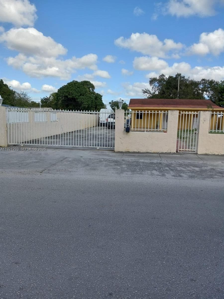 3041 NW 95th Ter, Miami FL 33147 — 19
