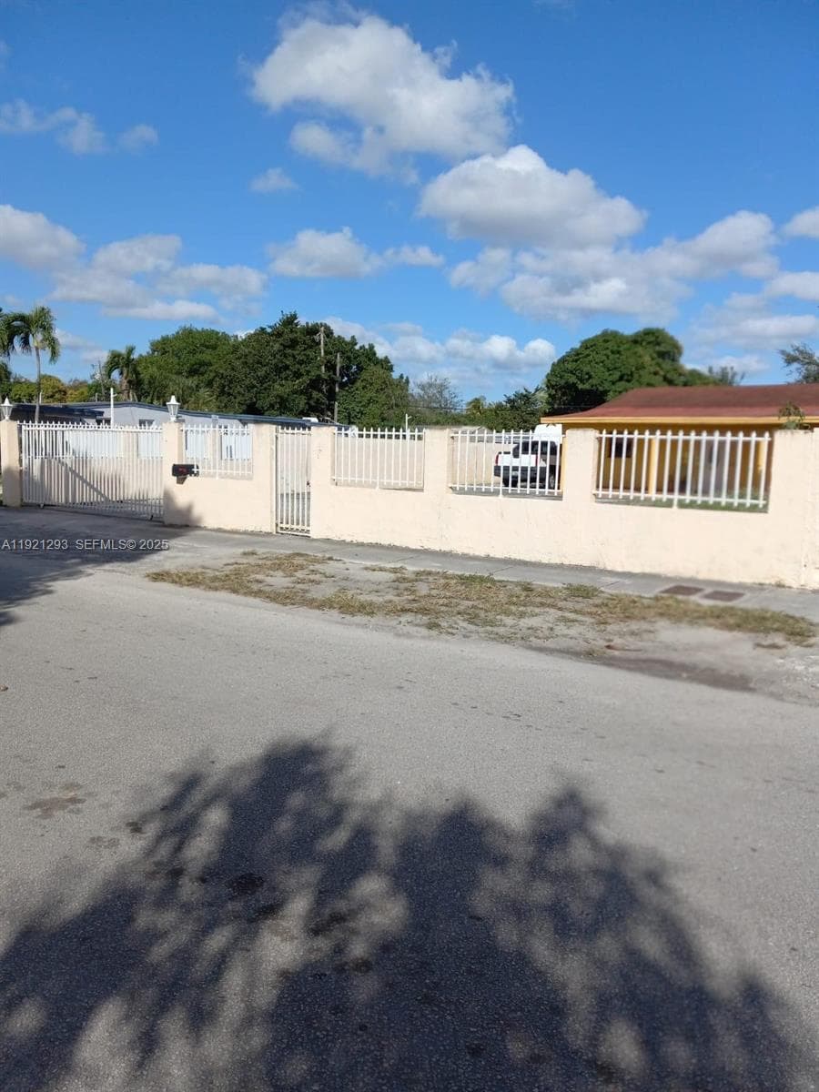 3041 NW 95th Ter, Miami FL 33147 — 21