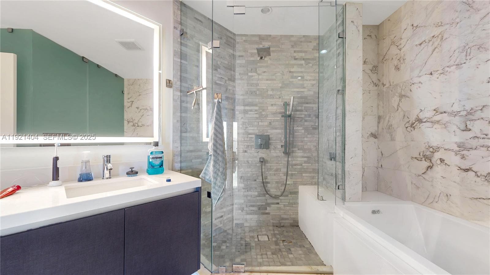 851 NE 1st Ave # 1508, Miami FL 33132 — 17