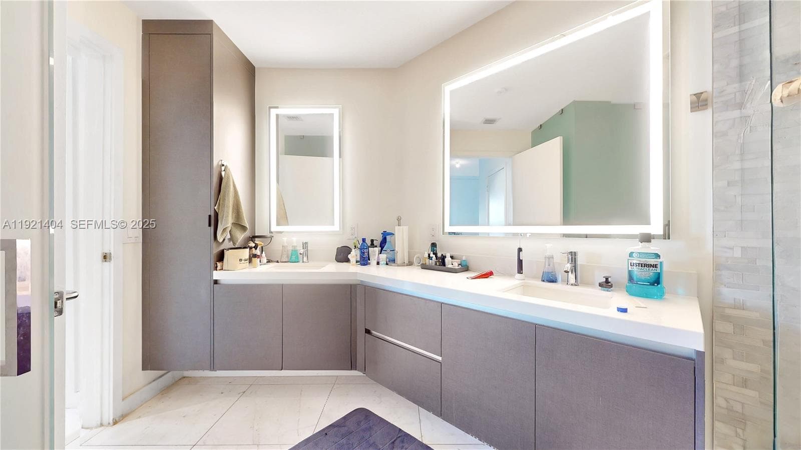 851 NE 1st Ave # 1508, Miami FL 33132 — 16