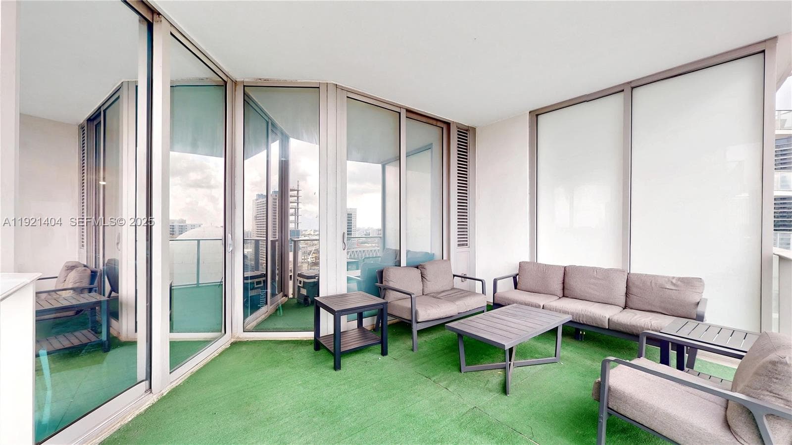851 NE 1st Ave # 1508, Miami FL 33132 — 26