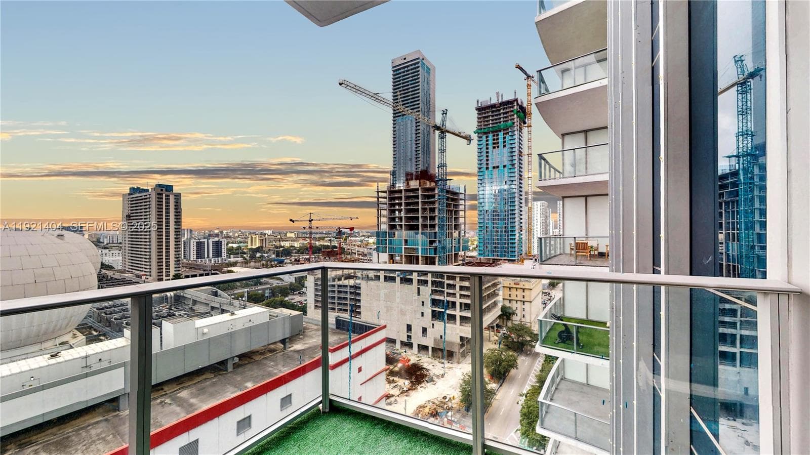 851 NE 1st Ave # 1508, Miami FL 33132 — 28