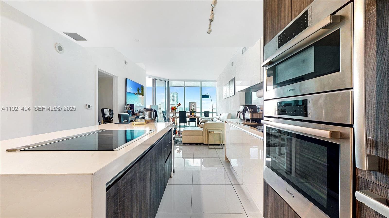851 NE 1st Ave # 1508, Miami FL 33132 — 5