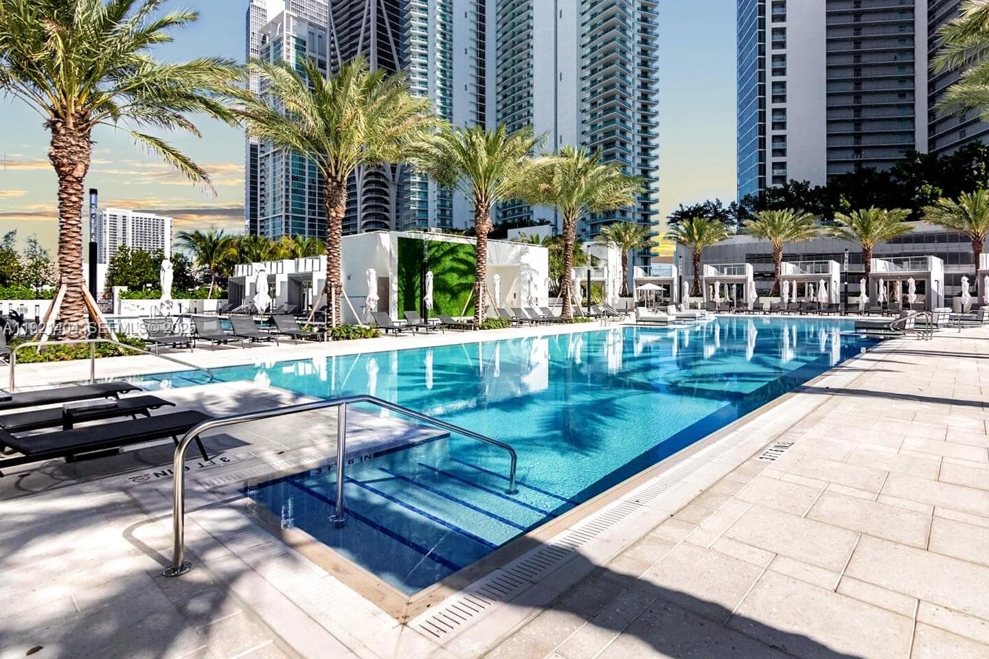 851 NE 1st Ave # 1508, Miami FL 33132 — 35