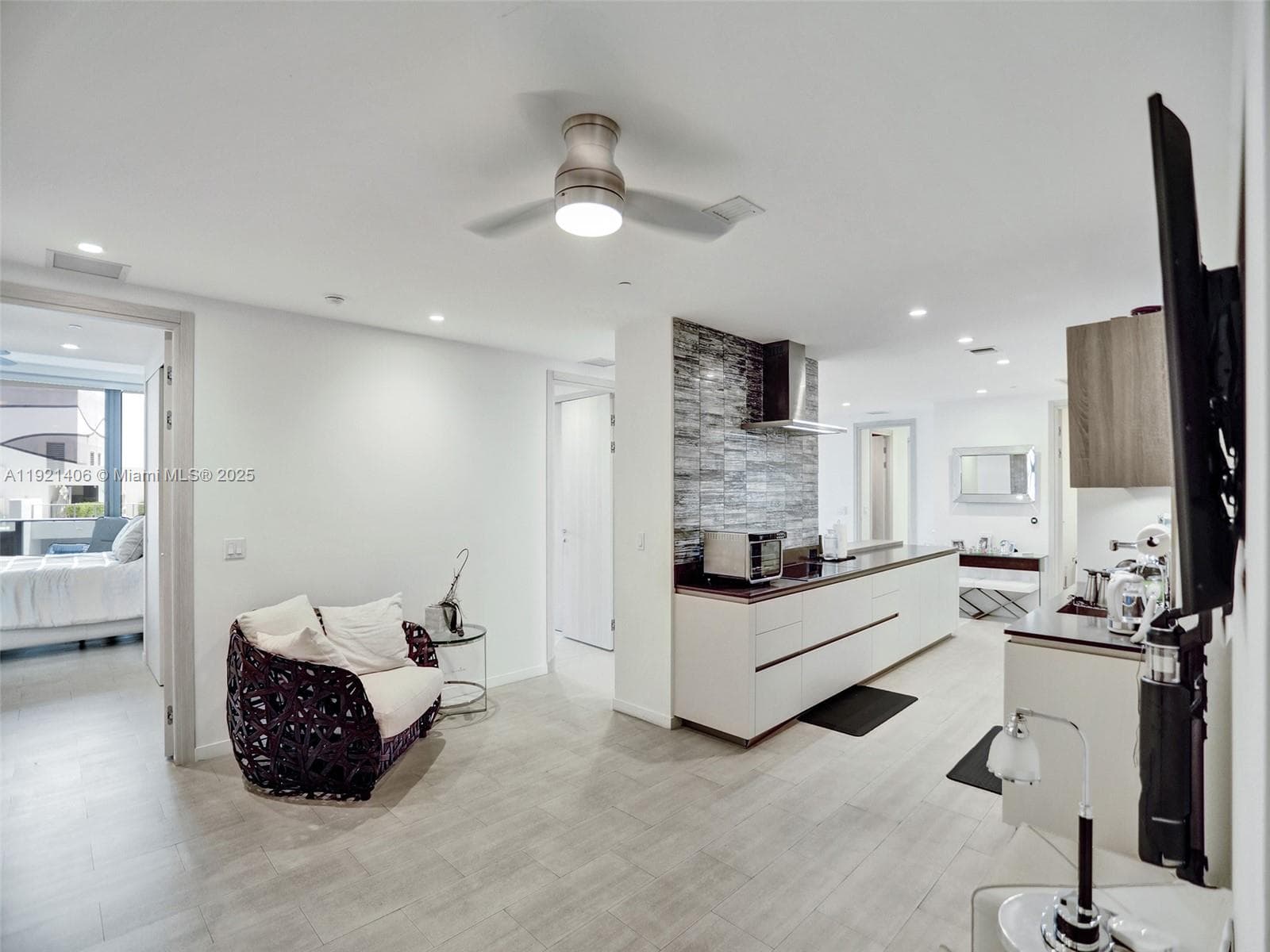 1000 Brickell Plz, Miami FL 33131 — 5