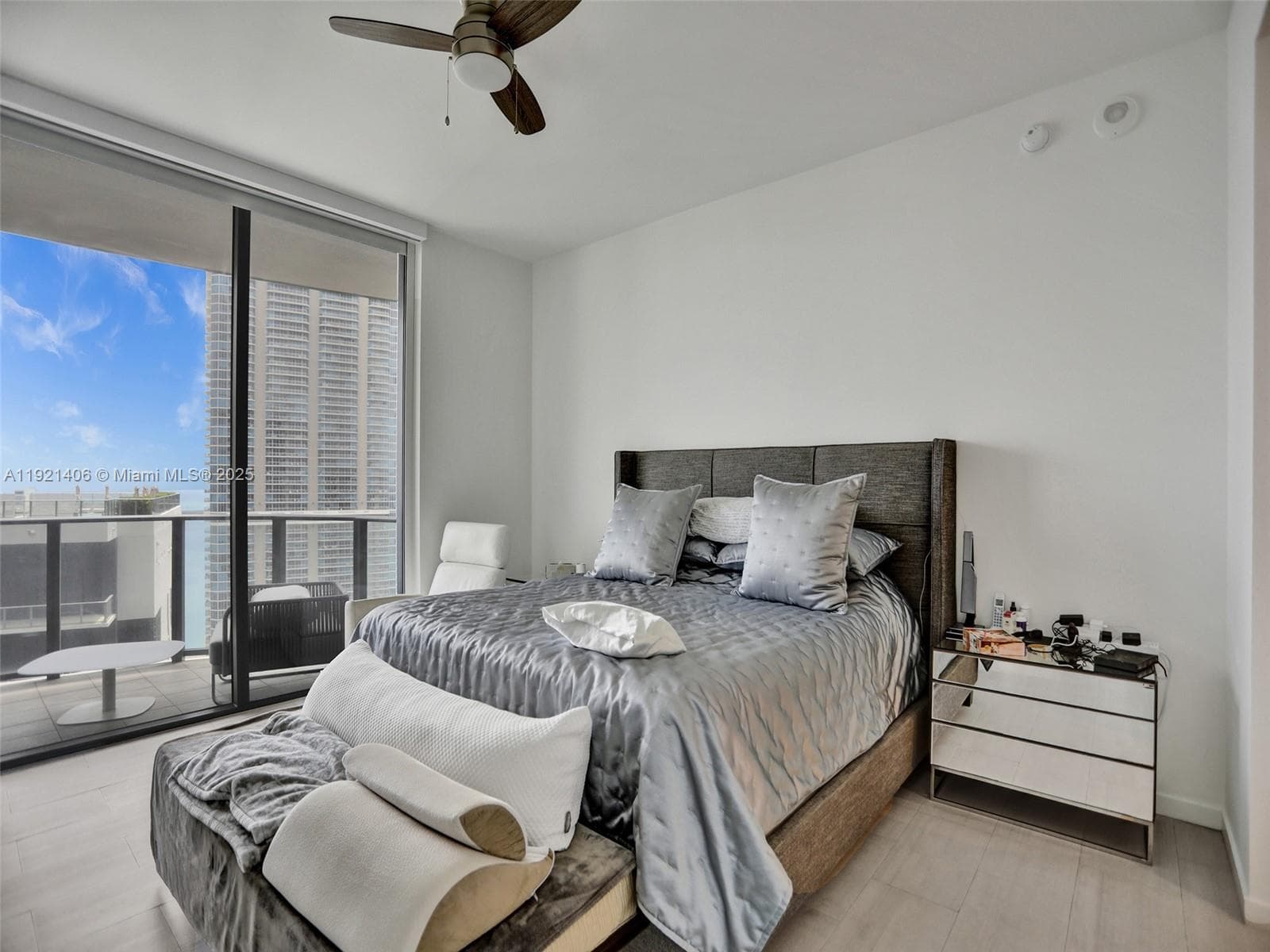 1000 Brickell Plz, Miami FL 33131 — 9