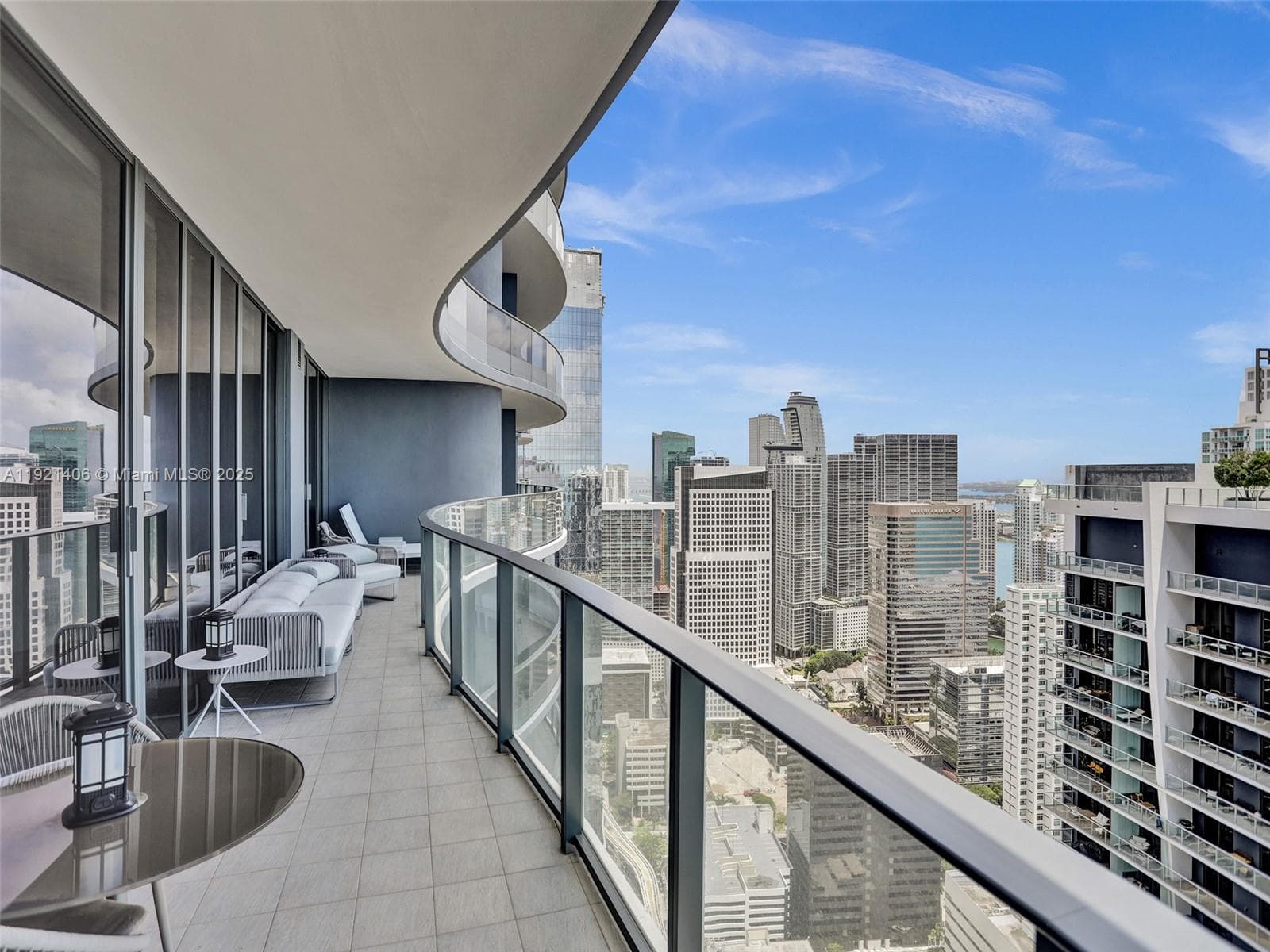 1000 Brickell Plz, Miami FL 33131 — 30