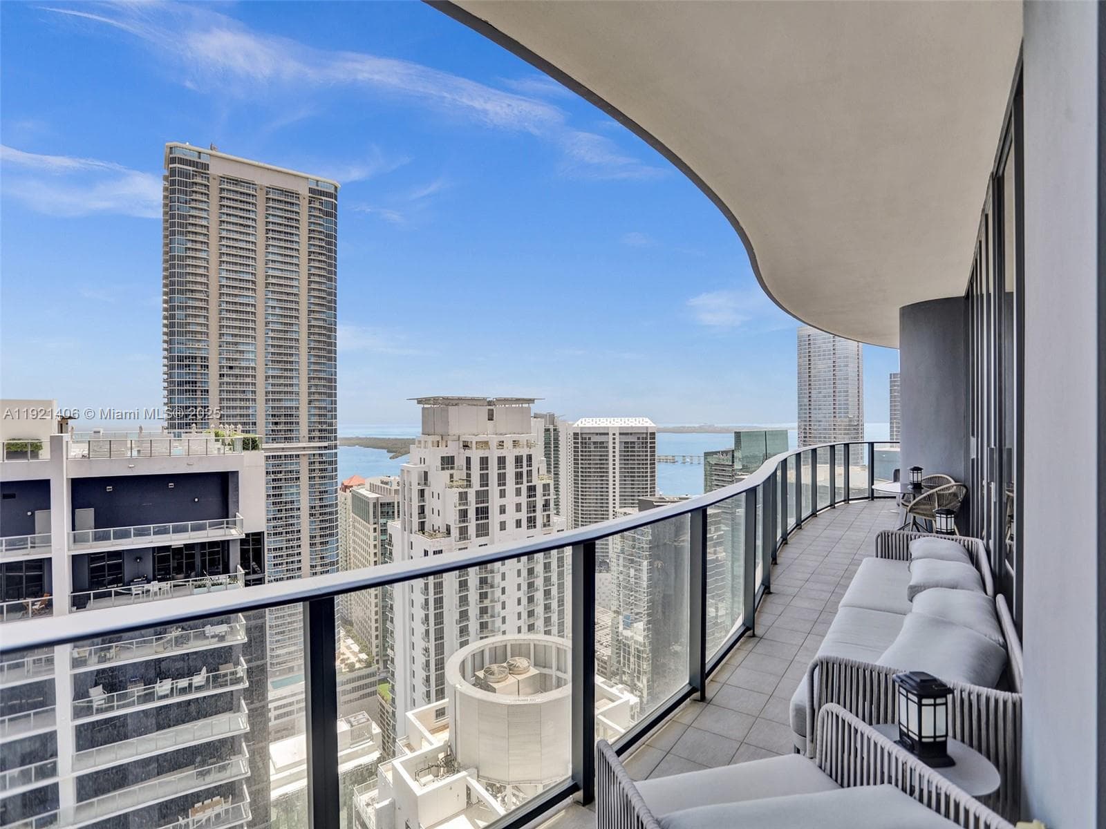 1000 Brickell Plz, Miami FL 33131 — 31