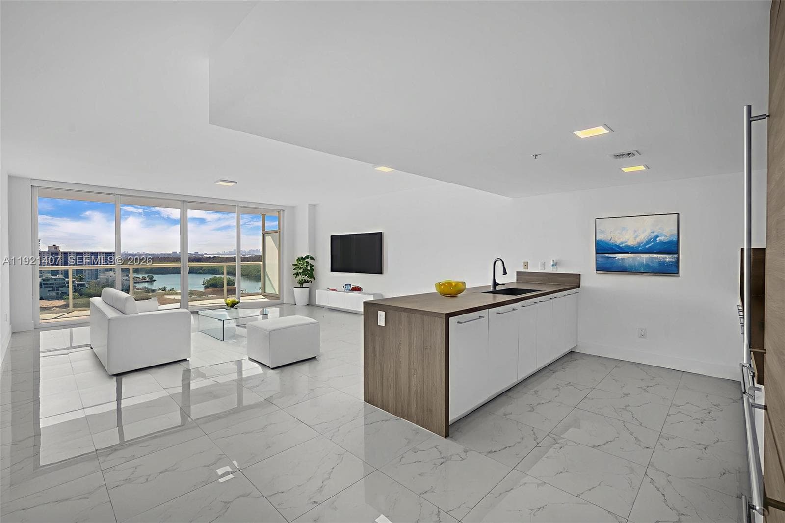 400 Sunny Isles Blvd # 1519, Sunny Isles Beach FL 33160 — 34