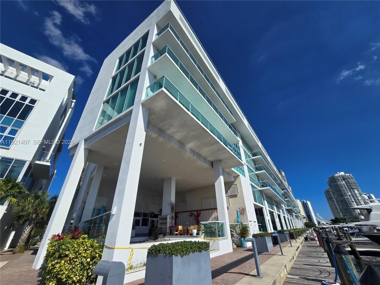 400 Sunny Isles Blvd # 1519, Sunny Isles Beach FL 33160 — 61