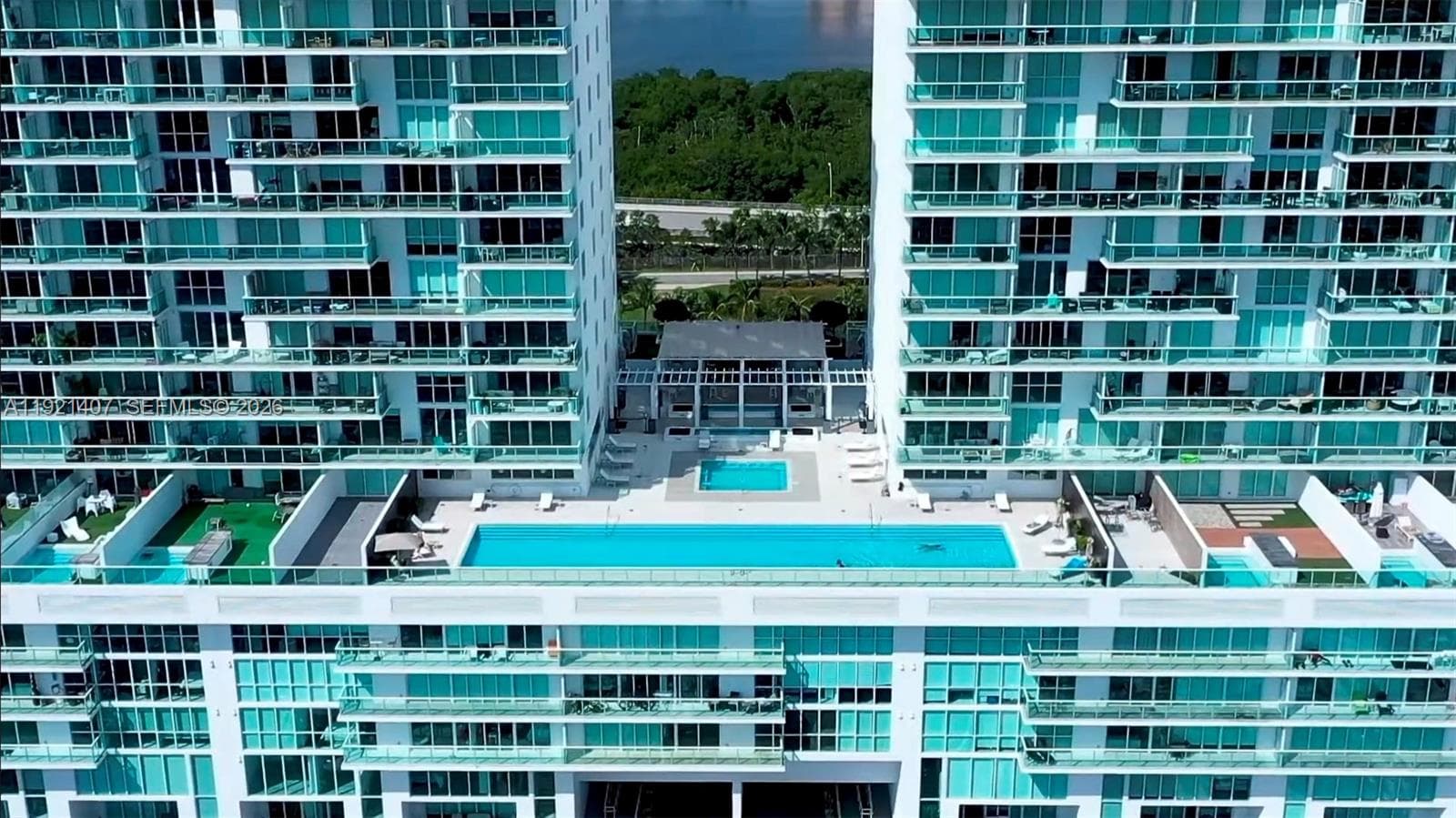 400 Sunny Isles Blvd # 1519, Sunny Isles Beach FL 33160 — 50