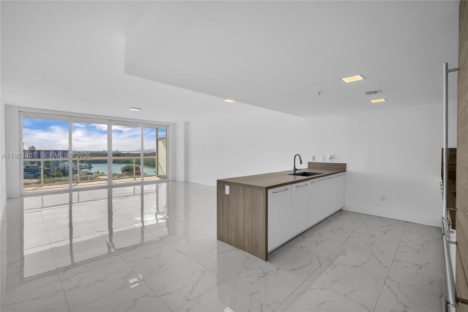 400 Sunny Isles Blvd # 1519, Sunny Isles Beach FL 33160 — 35