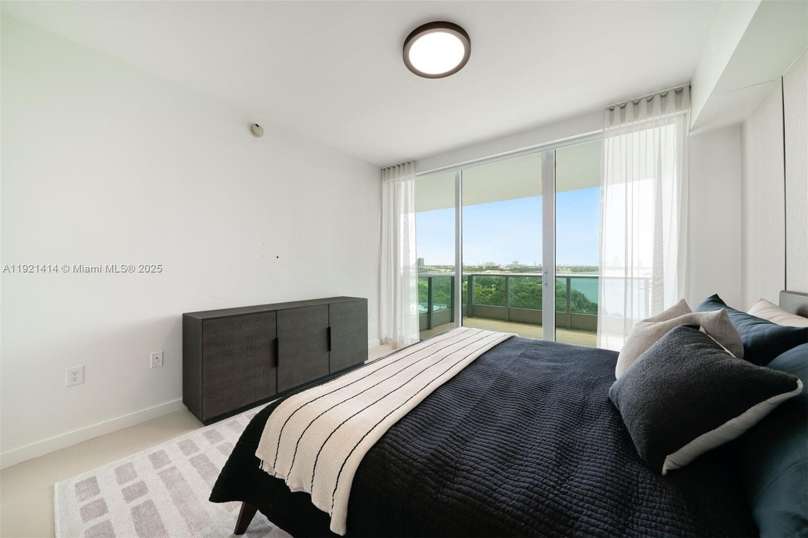 900 Biscayne Blvd # 905, Miami FL 33132 — 23