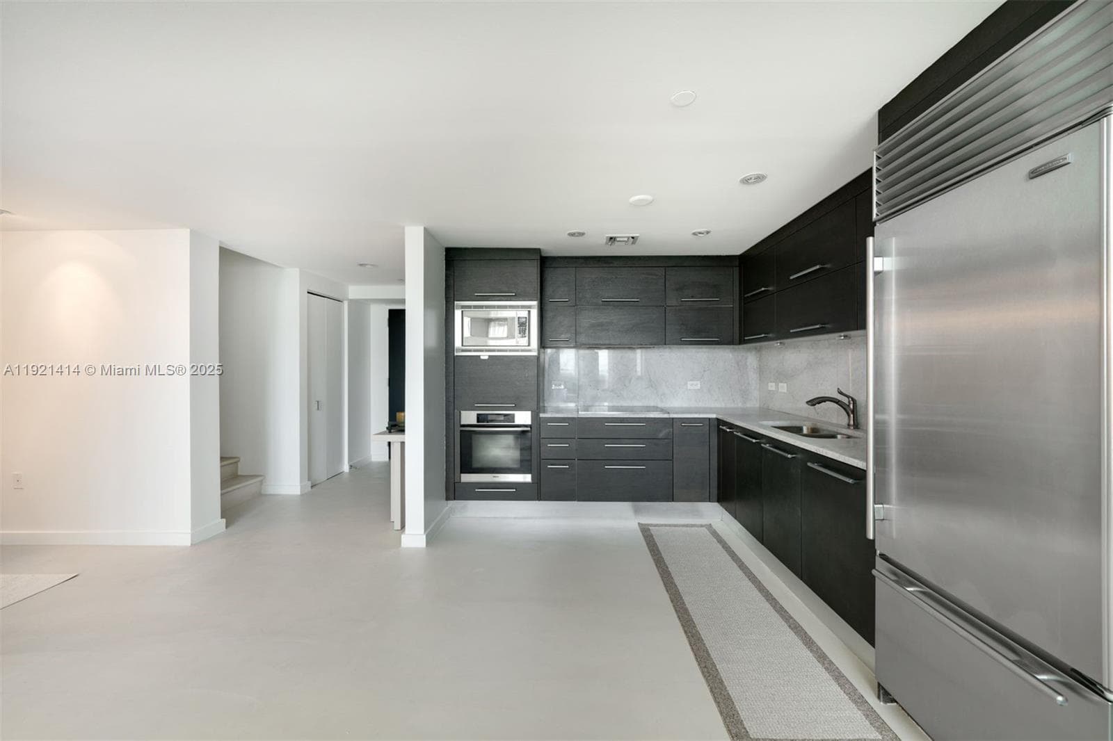900 Biscayne Blvd # 905, Miami FL 33132 — 10