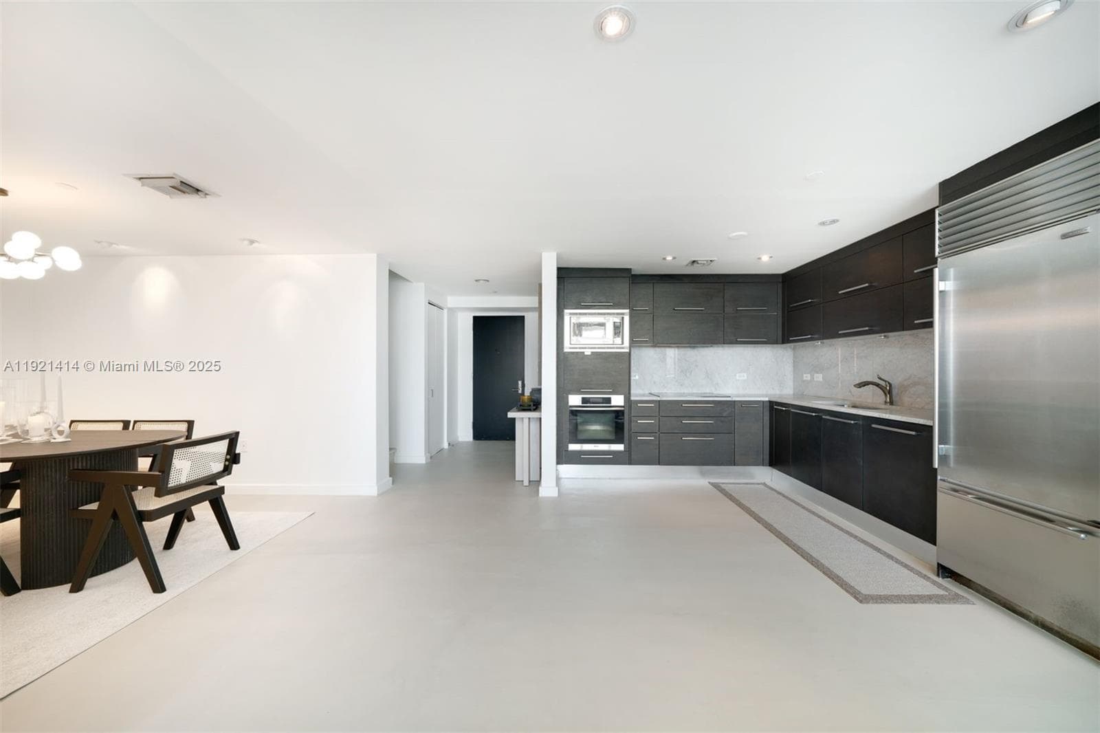 900 Biscayne Blvd # 905, Miami FL 33132 — 11