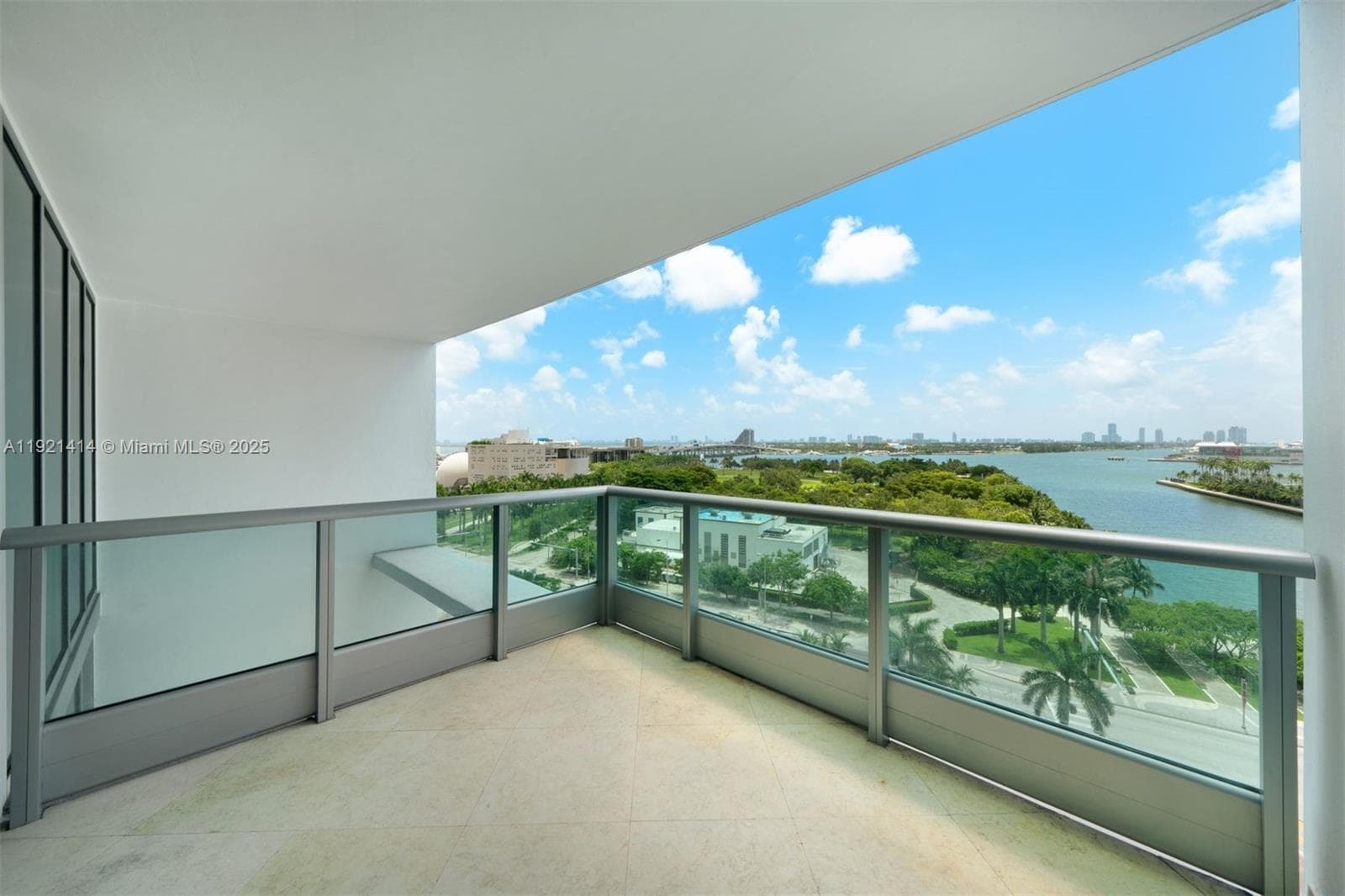 900 Biscayne Blvd # 905, Miami FL 33132 — 31