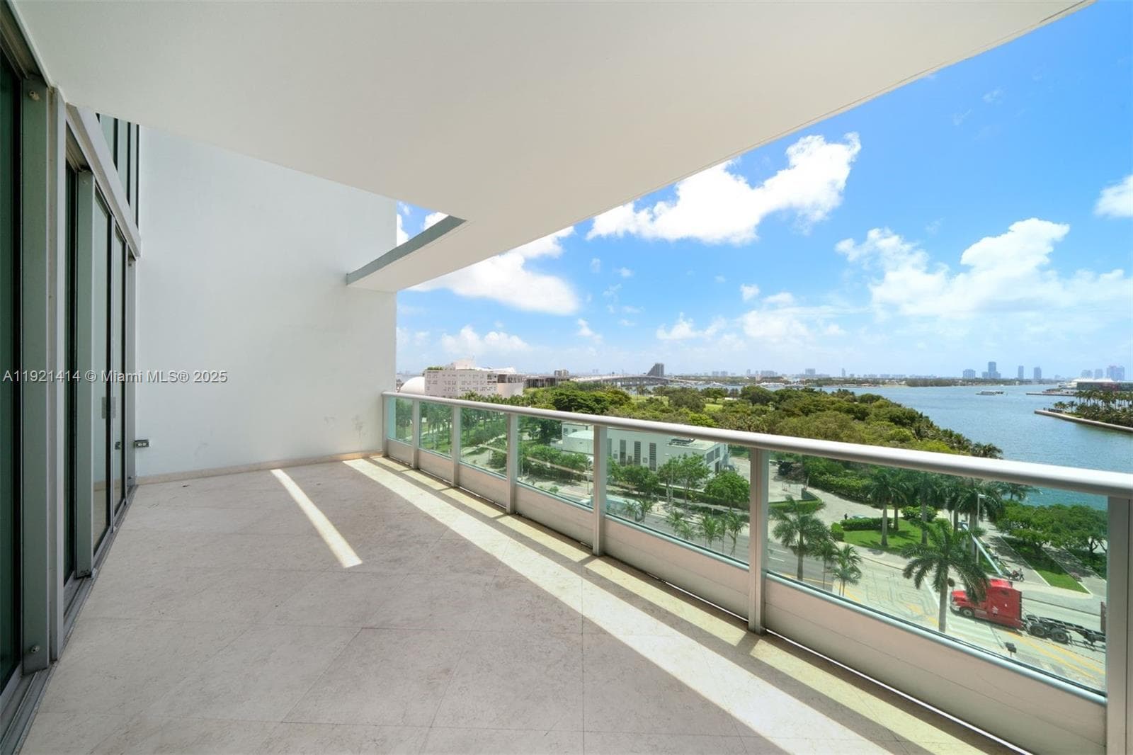 900 Biscayne Blvd # 905, Miami FL 33132 — 29