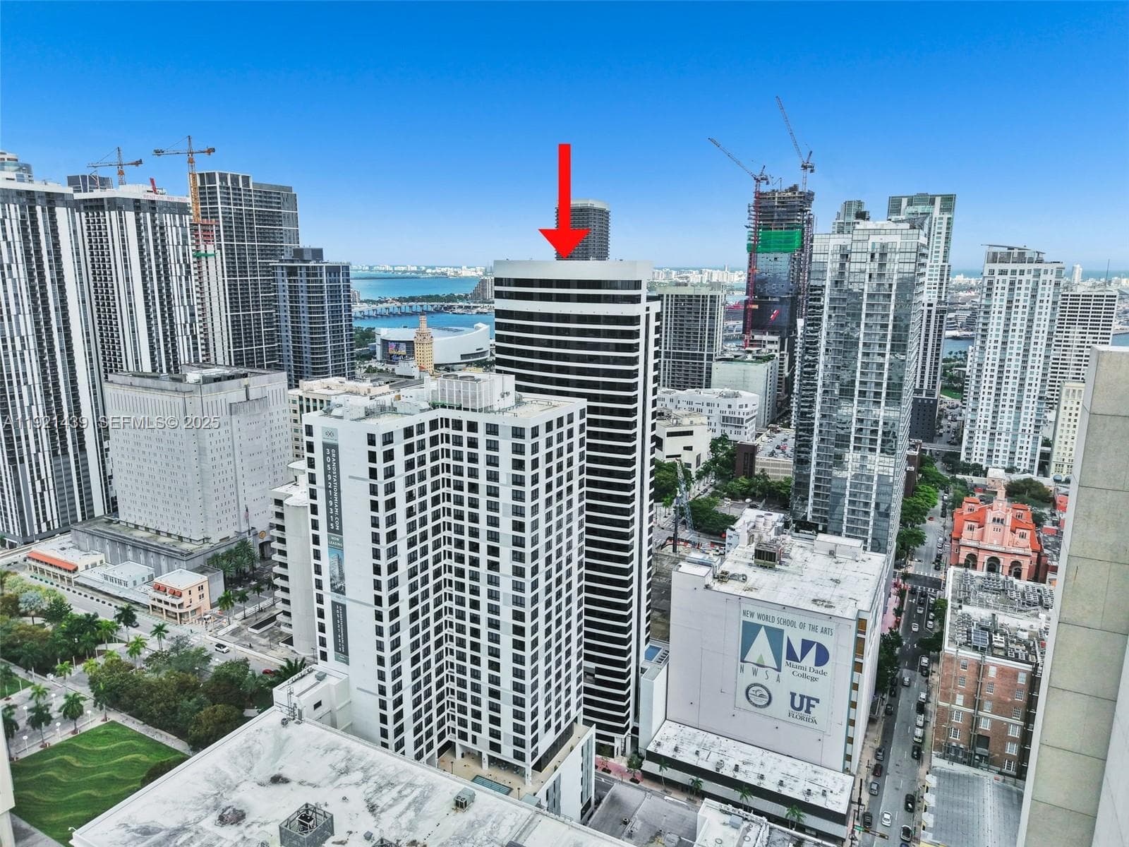 225 N Miami Avenue # 901, Miami FL 33128 — 52