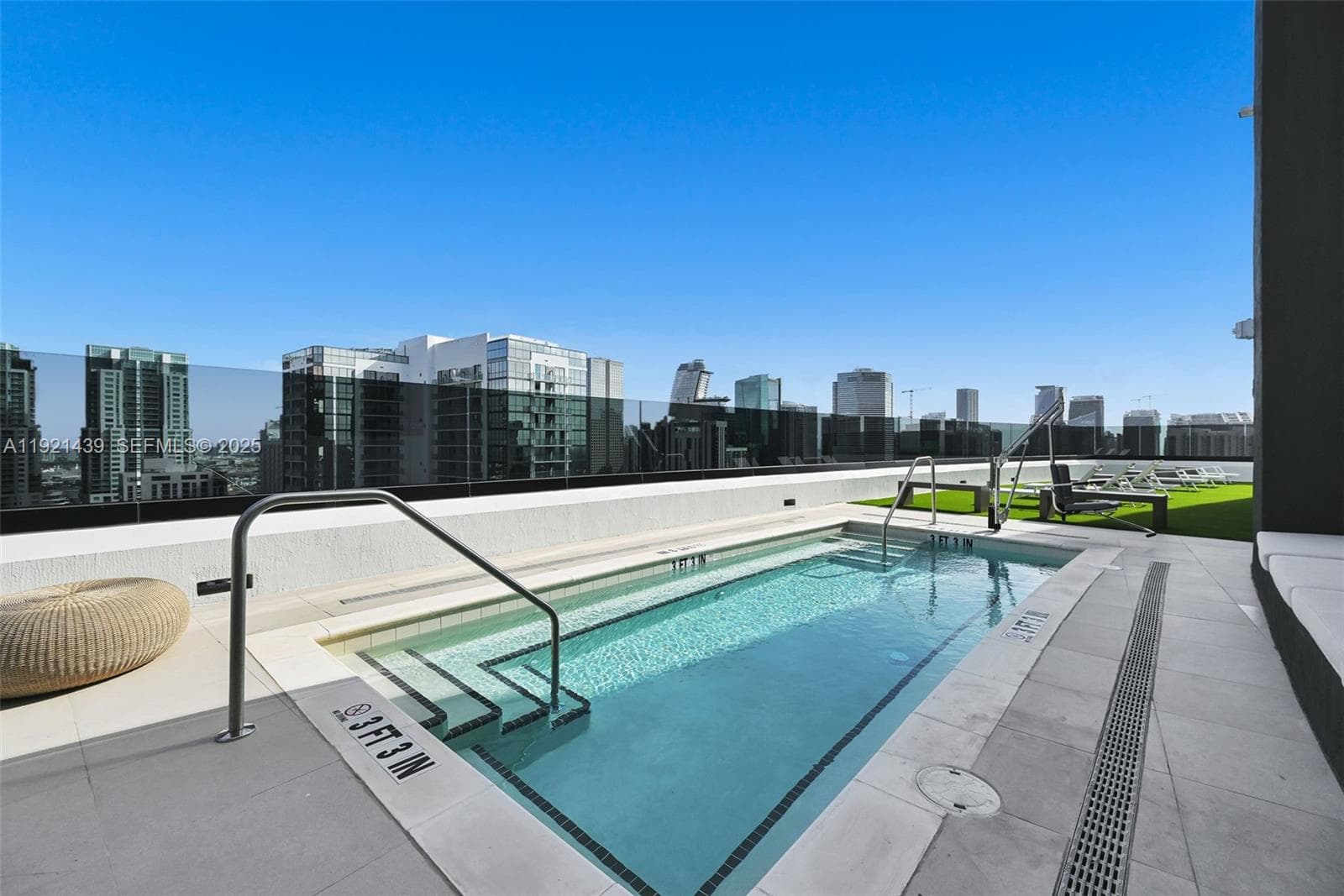 225 N Miami Avenue # 901, Miami FL 33128 — 46