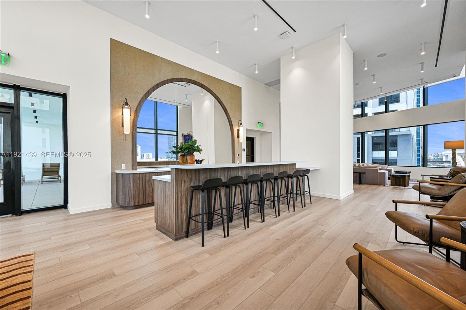 225 N Miami Avenue # 901, Miami FL 33128 — 43
